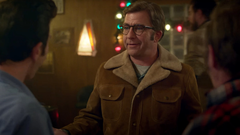 Adult Ralphie goes to the bar in A Christmas Story Christmas
