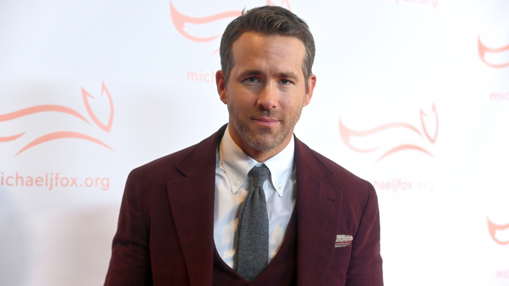 Ryan Reynolds suit and tie