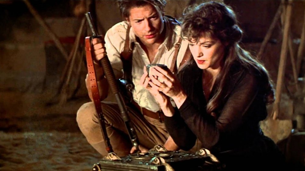 Brendan Fraser as Rick O'Connell and Rachel Weisz as Evelyn Carnahan in The Mummy