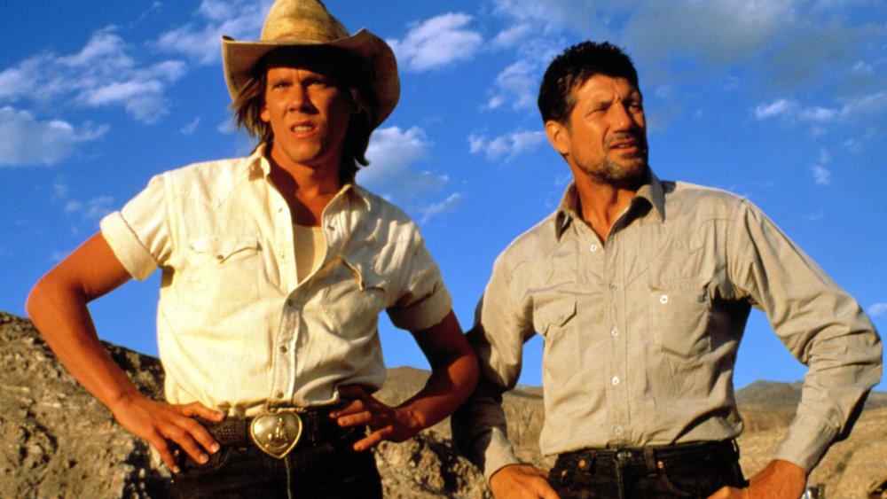 Kevin Bacon and Fred Ward in Tremors