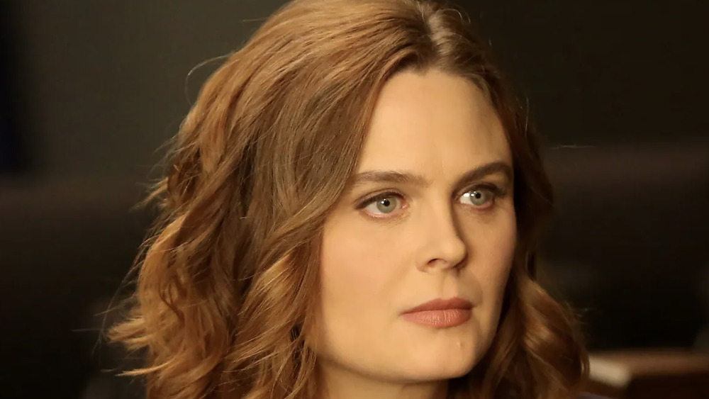 Bones Emily Deschanel solemn
