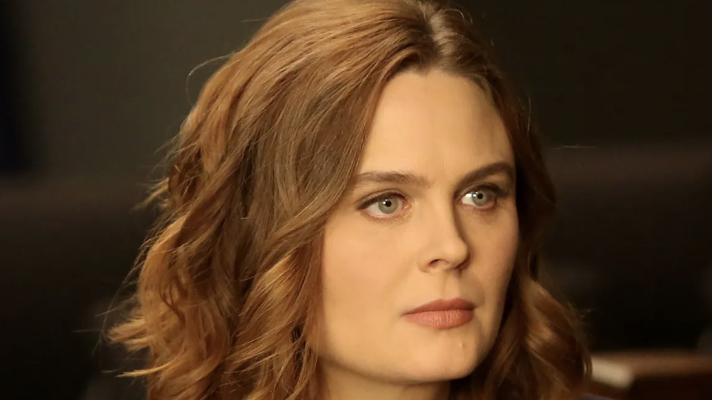 Bones Emily Deschanel solemn