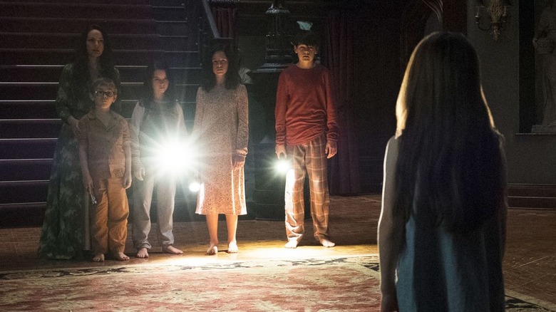 the cast of The Haunting of Hill House