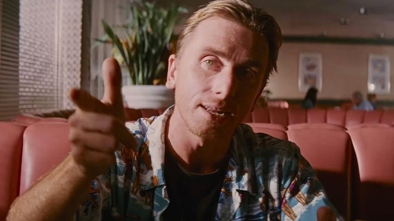 Tim Roth as Pumpkin pointing his fingers in Pulp Fiction (1994)
