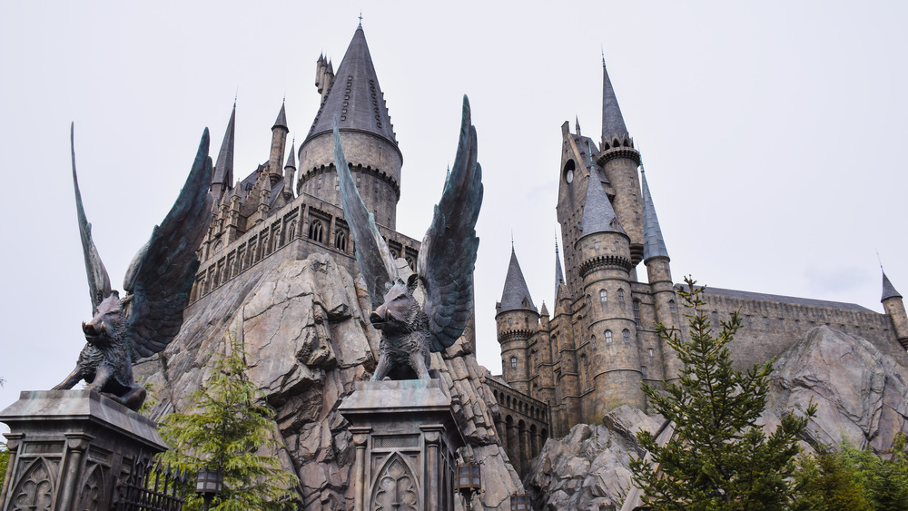 The Wizarding World of Harry Potter Japan gate castle