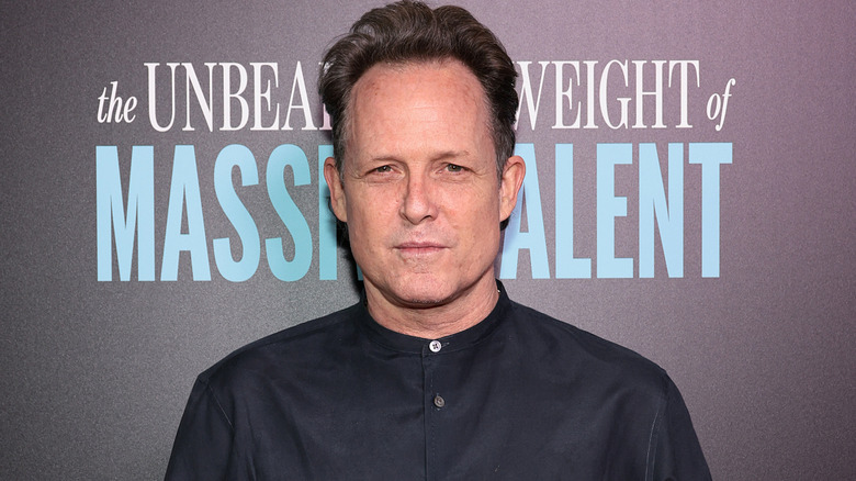 Dean Winters on the red carpet