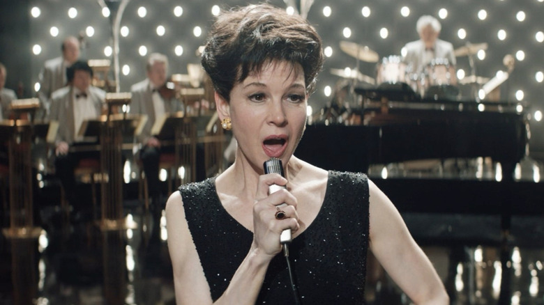 Zellweger performs as Judy Garland