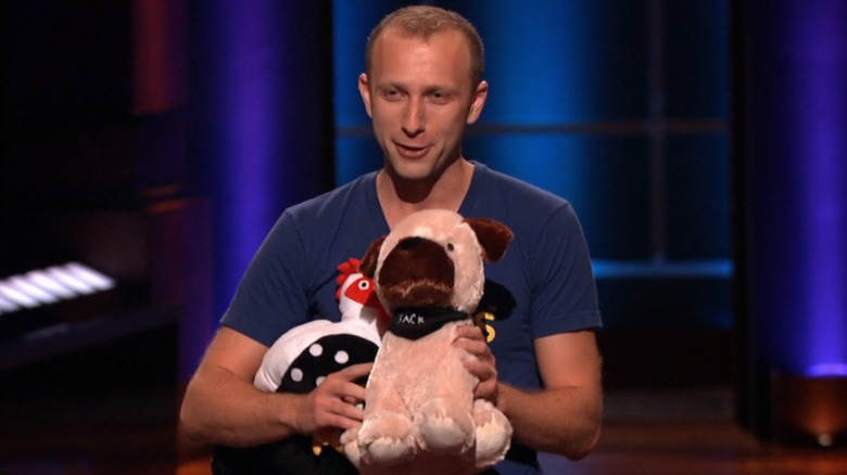 Alex Furmansky pitching on Shark Tank