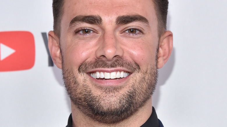 Jonathan Bennett smiling