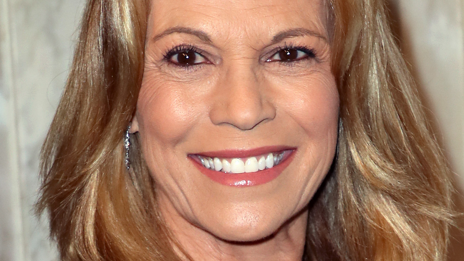 Vanna White's Instagram, Twitter & Facebook on IDCrawl