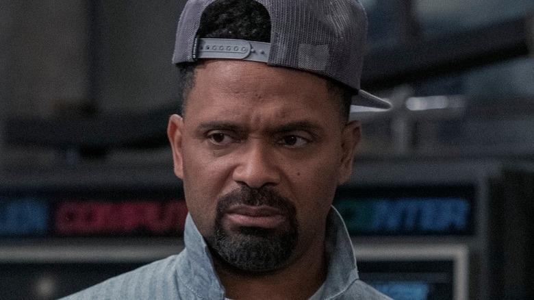 Mike Epps as Bennie Upshaw in The Upshaws