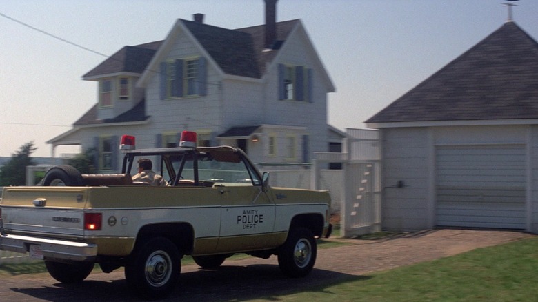 Brody reversing his truck away from his house in "Jaws"