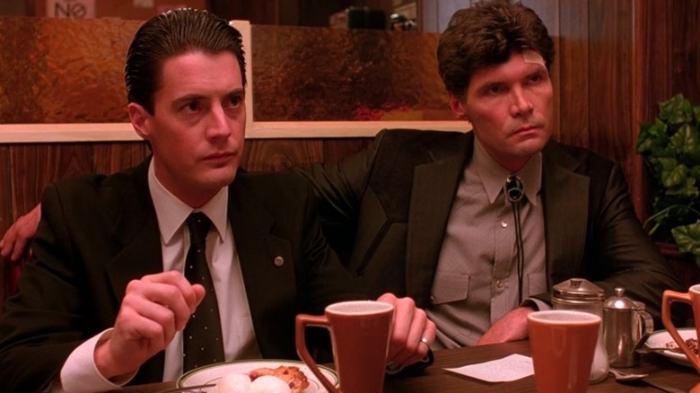 Dale and Big Ed sitting at RR diner on Twin Peaks