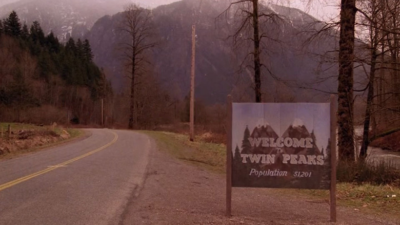 Welcome to Twin Peaks sign from the TV show