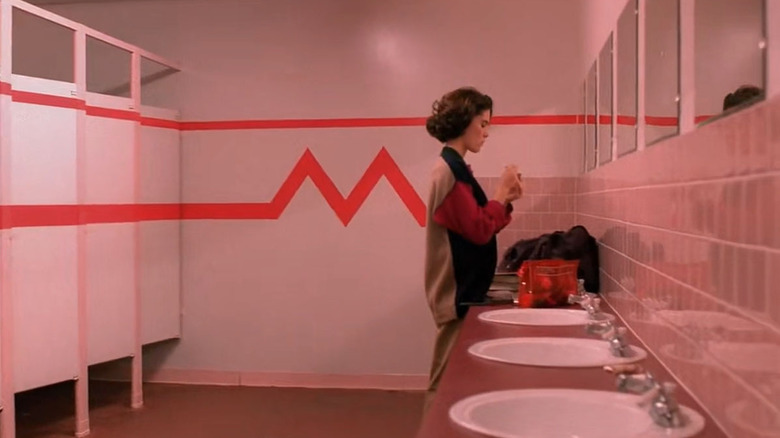 Lara Flynn Boyle as Donna Hayward in Twin Peaks