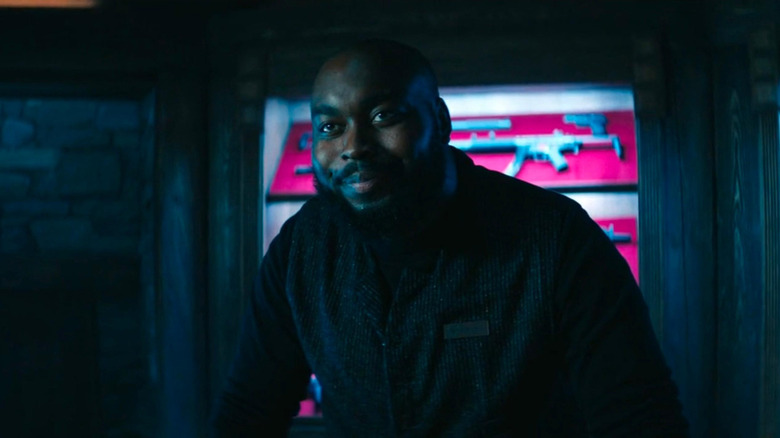 Arms dealer Frank in business in Ballerina (2025)
