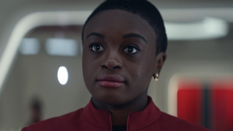 Cadet Uhura looking at Hemmer