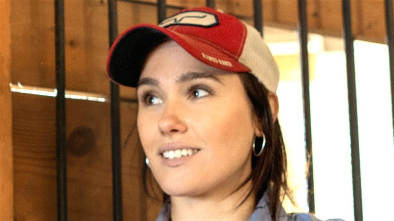Who Is The Actor That Plays Mia On Yellowstone?