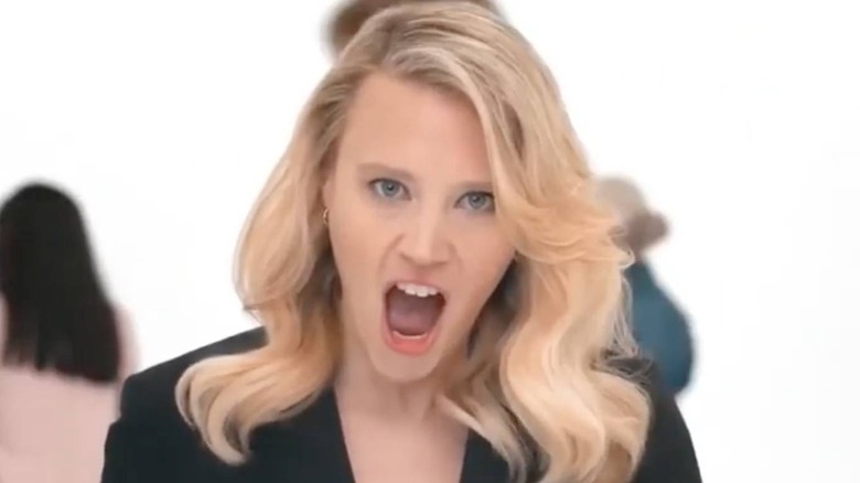 Kate McKinnon Verizon 5G commercial