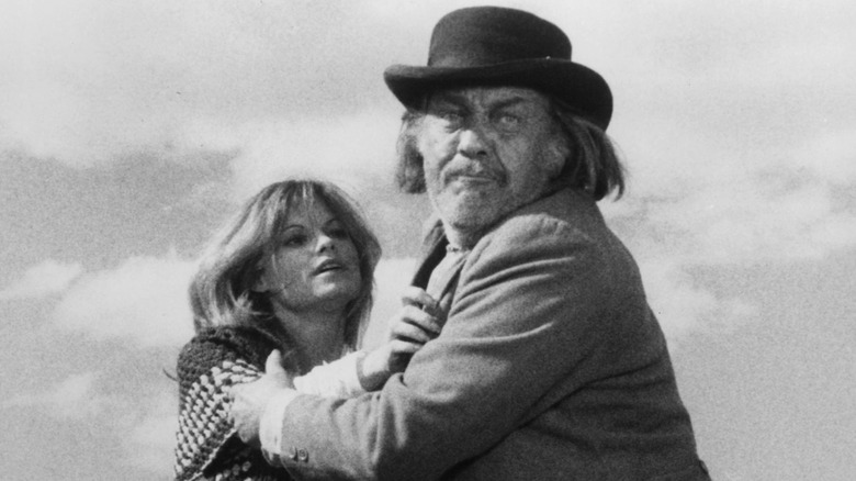 Strother Martin and Kay Lenz acting