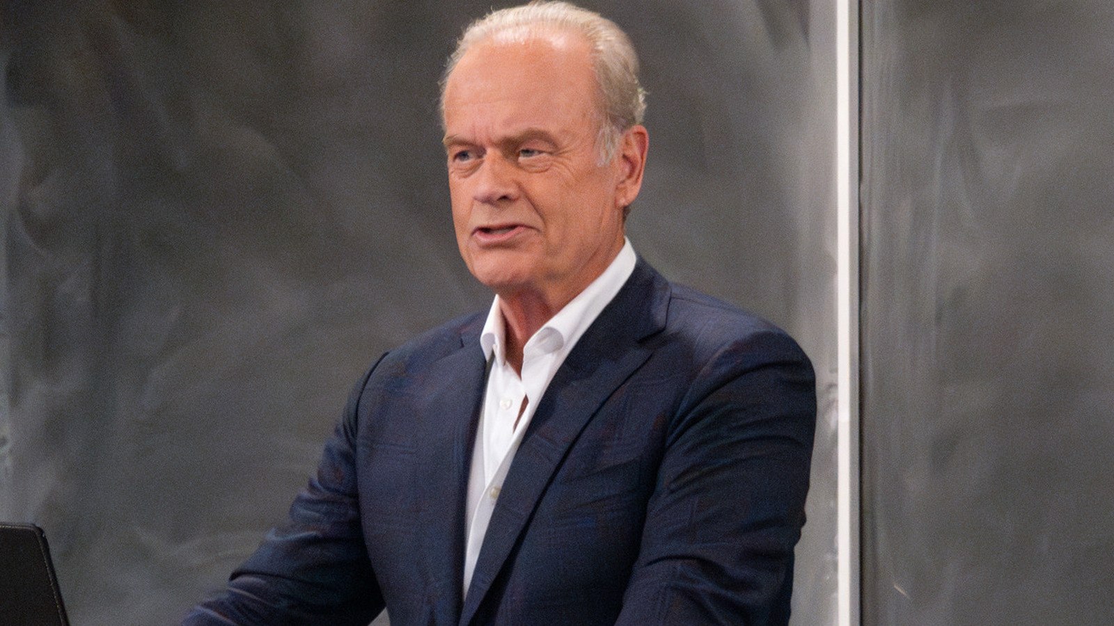 Who sings the frasier theme song 