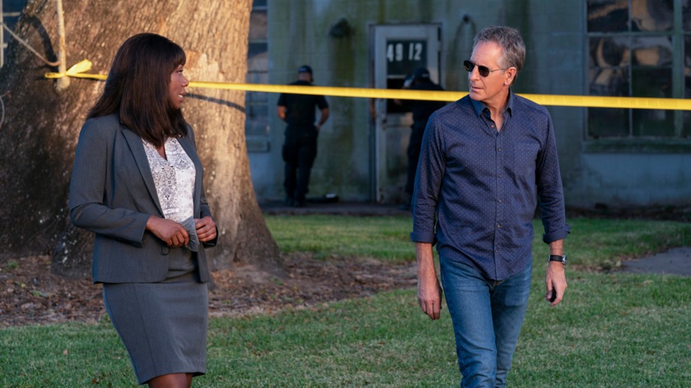 Amanda Warren as Mayor Zahra Taylor and Scott Bakula as Special Agent Dwayne Pride on NCIS: New Orleans