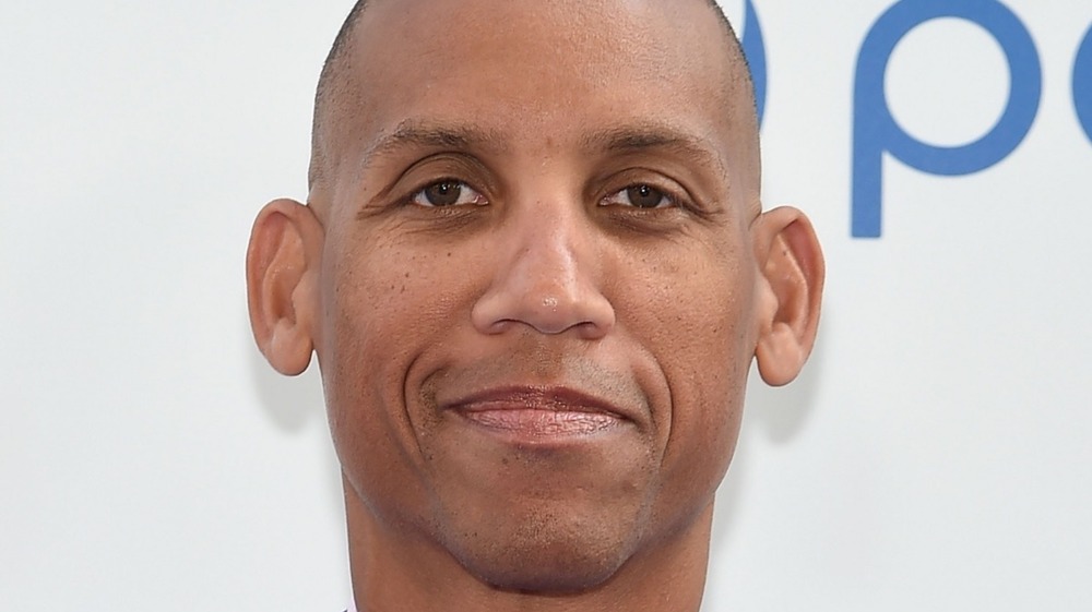 Reggie Miller posing