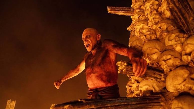 Dr. Kelson getting into a performance in 28 Years Later: The Bone Temple (2026)