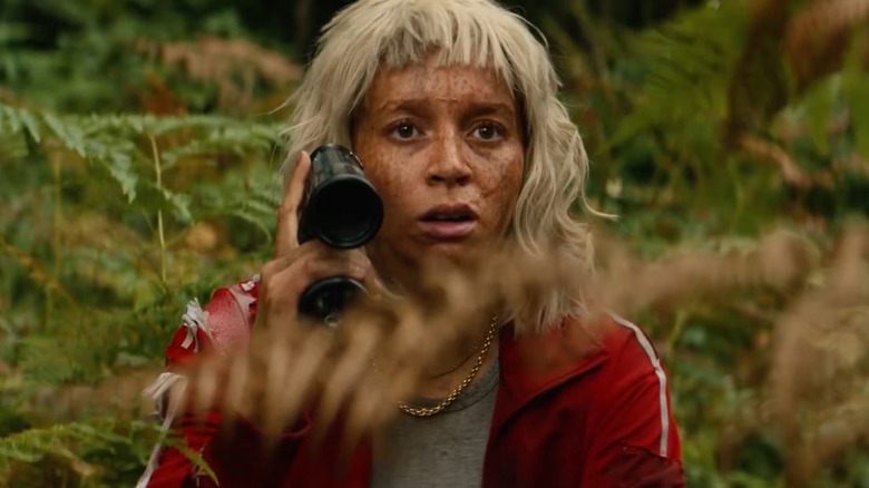 Jimmy Ink spotting something disturbing in 28 Years Later: The Bone Temple (2026)