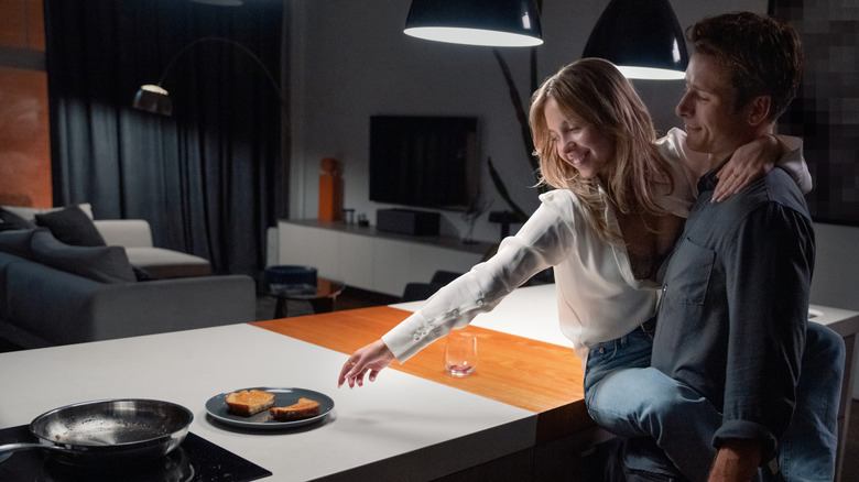 Bea reaches for sandwich