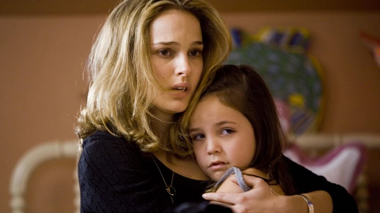 Natalie Portman and Bailee Madison in Brothers