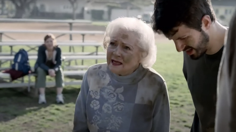 Zachtmoedigheid solo open haard Why Betty White's Snickers Commercial Has The Internet In Tears