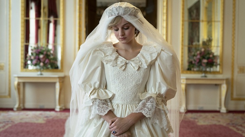 Princess Diana wearing wedding dress