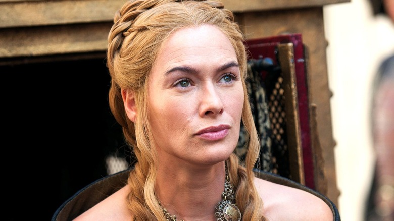 Cersei Lannister getting out of wagon