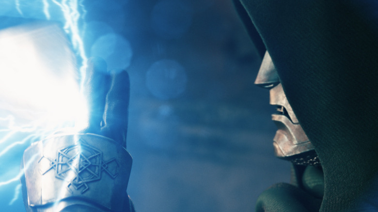 Doctor Doom blocking Mjolnir with his hand in Avengers: Doomsday