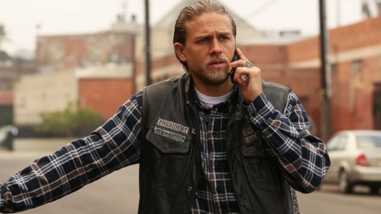 Charlie Hunnam Jax Teller talking cell phone