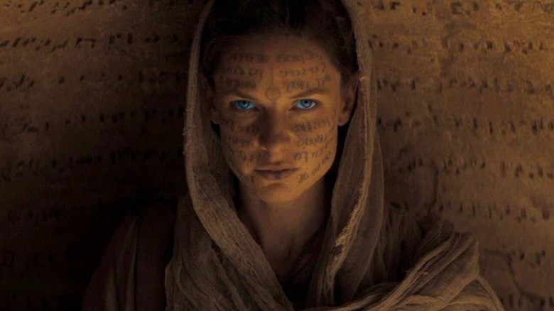 Lady Jessica with blue eyes in Dune: Part 2 (2024)