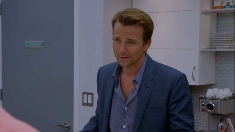 Jacob Elway talking to Dexter