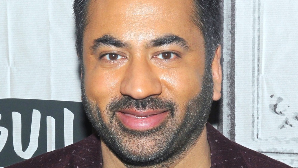 Kal Penn posing