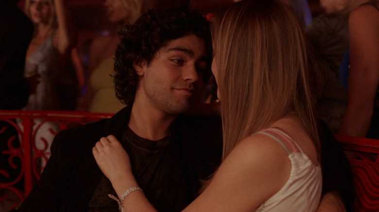 Vince Chase staring longingly at a woman on Entourage