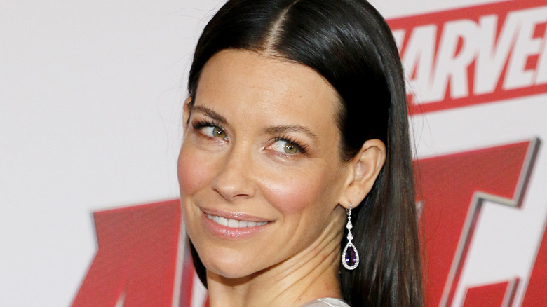 Evangeline Lilly smiling Ant-Man red carpet