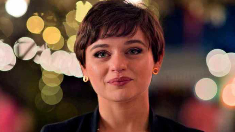 Elle with a new haircut