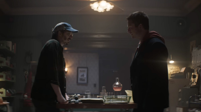 Elton Parrakis talking to Ben Richards in "The Running Man" (2025)