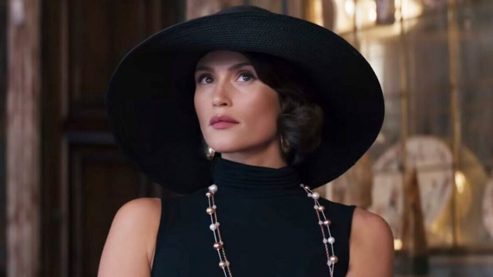 Gemma Arterton as Grace Ballard in Murder Mystery