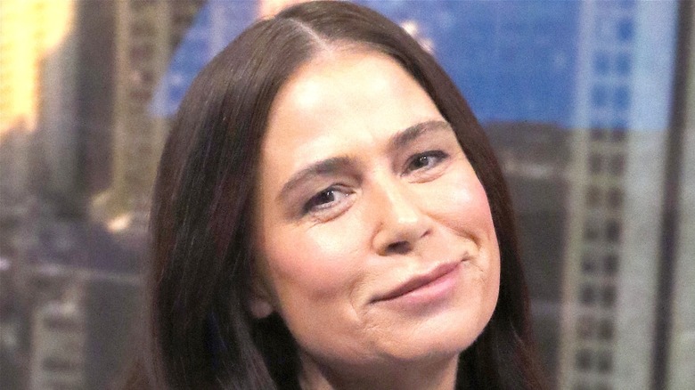 Maura Tierney headshot