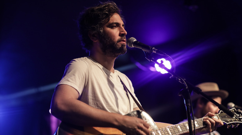 Josh Radnor performing live with Ben Lee
