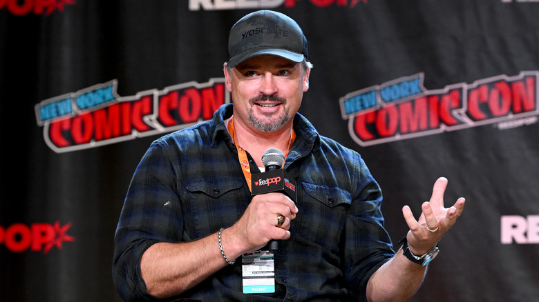 Tom Welling on stage at New York Comic Con