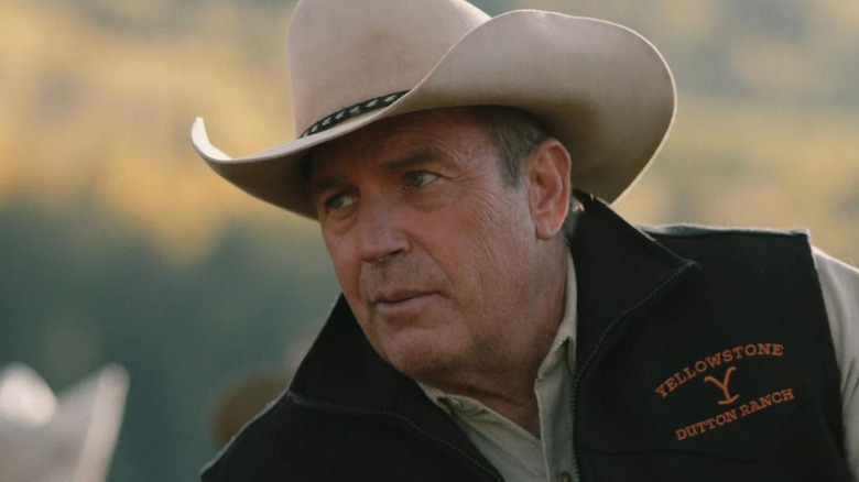 John Dutton wearing a white cowboy hat on Yellowstone