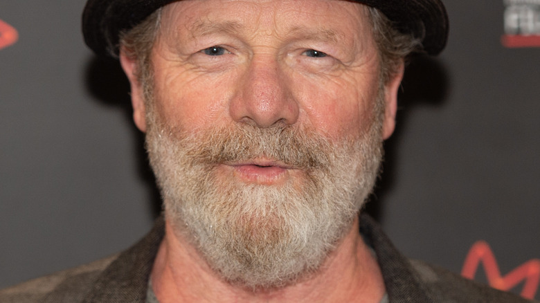 Peter Mullan looking scruffy