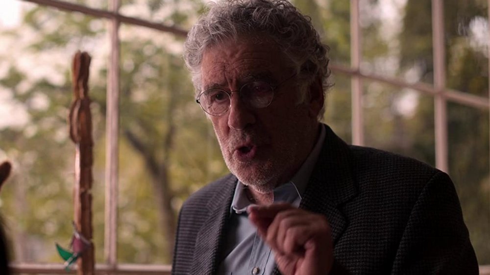 Elliott Gould as Leonard in Dangerous Lies